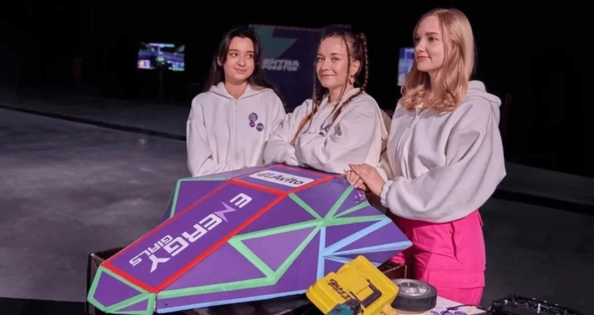 Команда «Energy Girls представила машину «Барракуда» на международном чемпионате «Битва Роботов»